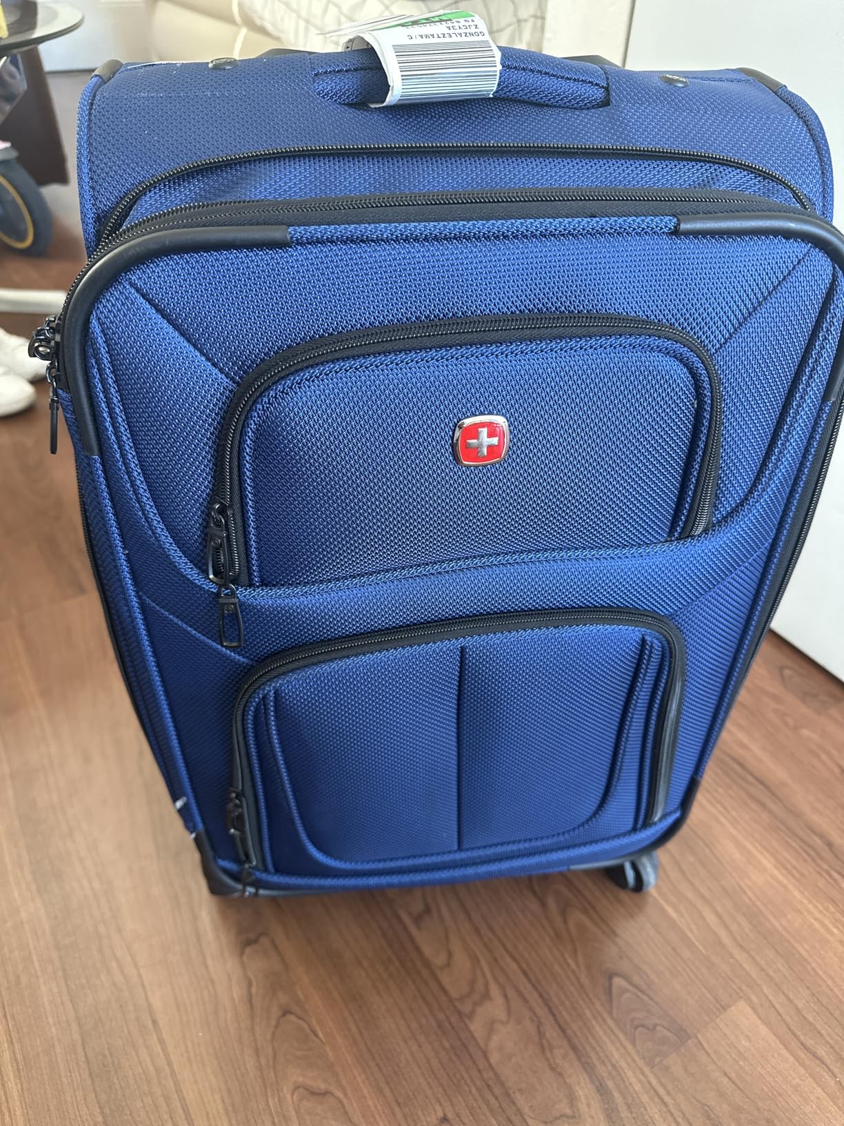 Sion Softside Expandable Spinner Luggage Durable Lightweight Travel Suitcase, Black, Carry-On customer photo 2
