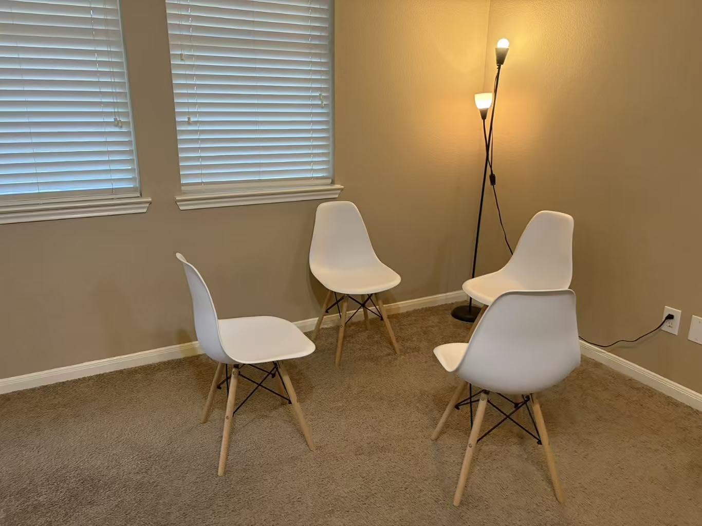 Furmax Modern Style Dining Chair Mid Century Modern DSW Chair, Shell Lounge Plastic Chair for Kitchen, Dining, Bedroom, Living Room Side Chairs Set of 4(White) customer photo 1