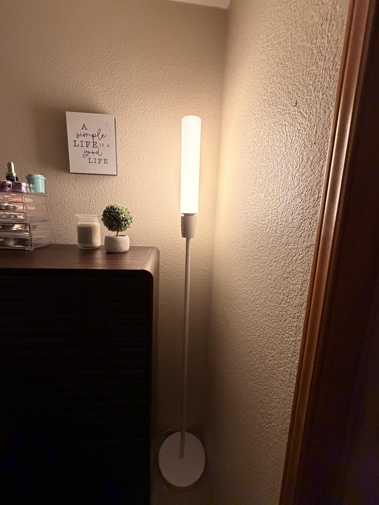 Govee RGBIC Cylinder Floor Lamp, LED Corner Floor Lamp with Wi-Fi App Control, Smart Lamp with 64+ Scenes, DIY Mode, Music Sync, 1500 Lumens Modern Lamp for Bedroom, Living Room customer photo 2
