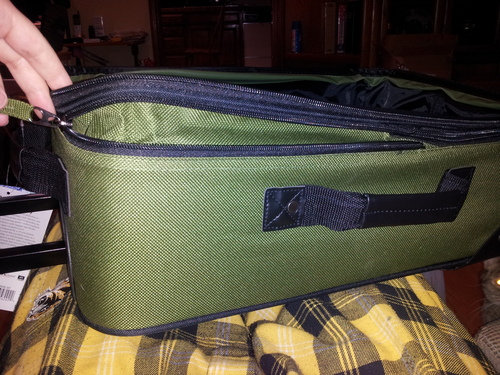 U.S. Traveler Rio Lightweight Softside Rolling Carry-on Suitcase, 2-Wheel Single, Green customer photo 1