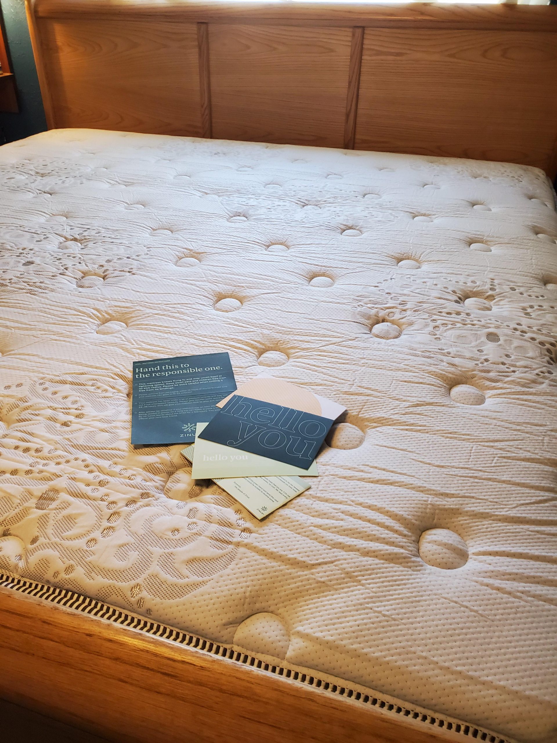 Zinus 12 Inch Comfort Support Hybrid Mattress [New Version], Queen, Fiberglass Free, Medium Plush, Motion Isolation, Certified Safe Foams & Fabric, Mattress in A Box customer photo 2