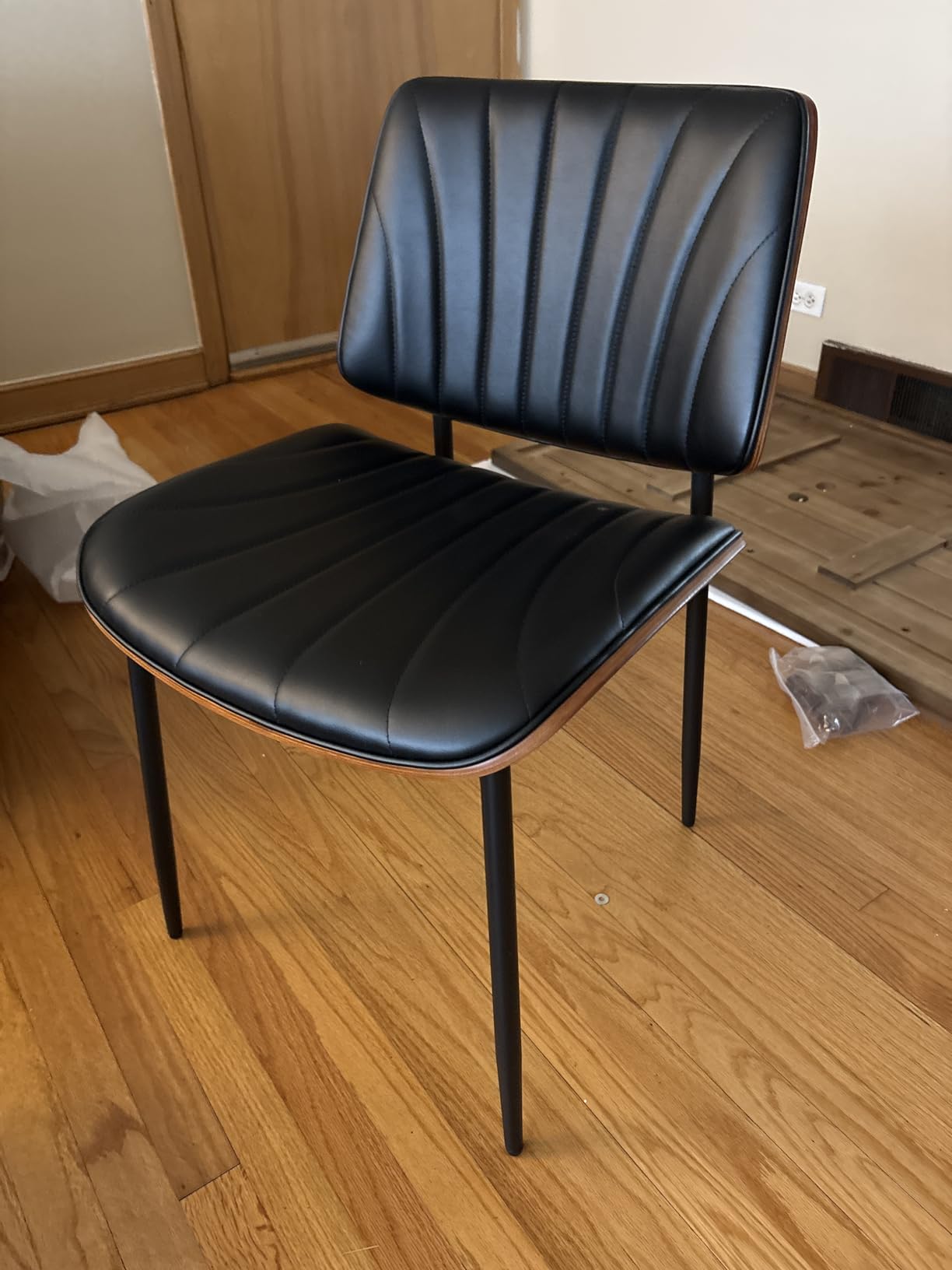REONEY Dining Chairs Set of 4, Mid-Century Modern Upholstered PU Leather Chairs with Walnut Bentwood Back and Metal Legs Adjustable Feet for Kitchen Dining Room, Black Shell Strips customer photo 2