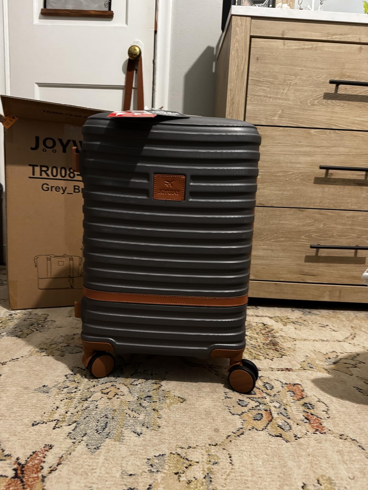 Joyway Luggage Set 7 Piece Suitcase Sets with Spinner Wheel,Hardside Expandable Travel Laggage with TSA Lock (18/20/24/28 White customer photo 1