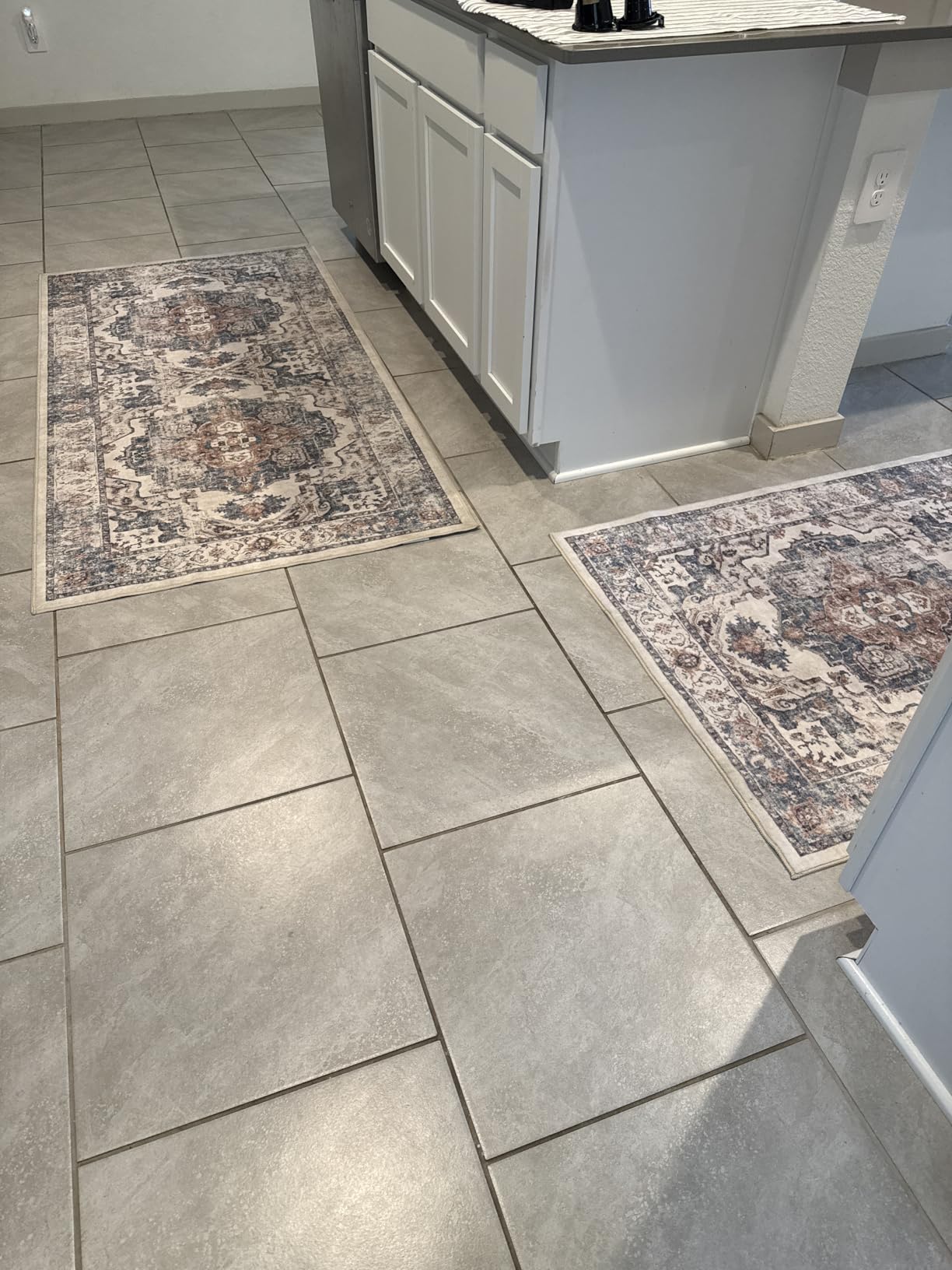 2x6 Hallway Washable Runner Rug: Vintage Soft Kitchen Laundry Runner with Non Slip Backing Farmhouse Entryway Living Room Floor Mat Stain Resistant Carpet for Bedroom Bathroom Distressed Beside Rug customer photo 1