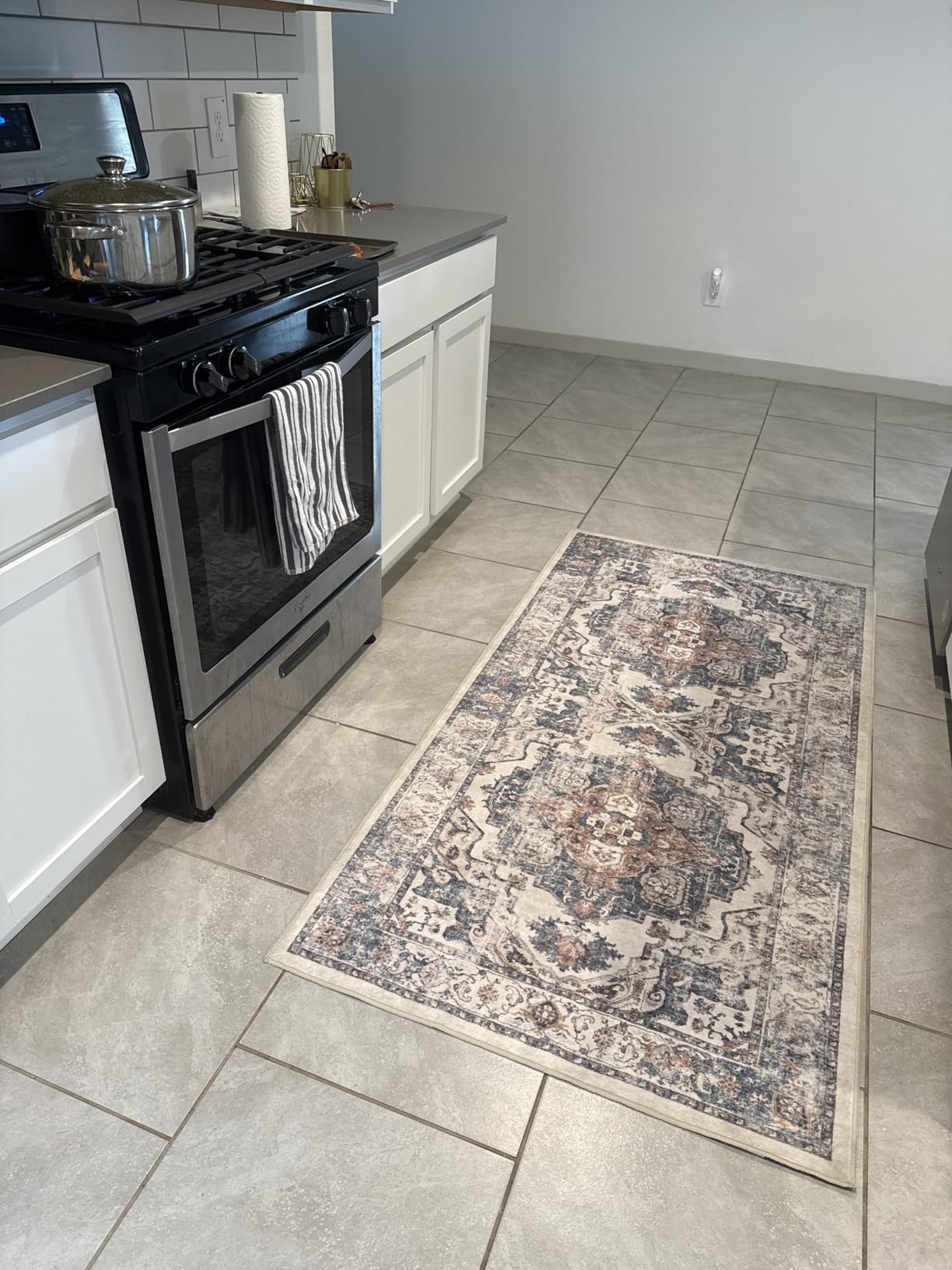 Washable 2x3 Entryway Area Rug - Neutral Kitchen Rug Runner Vintage Soft Floor Mat Non Slip Indoor Farmhouse Carpet for Bathroom Living Room Bedroom (2 X 3, Beige) customer photo 2