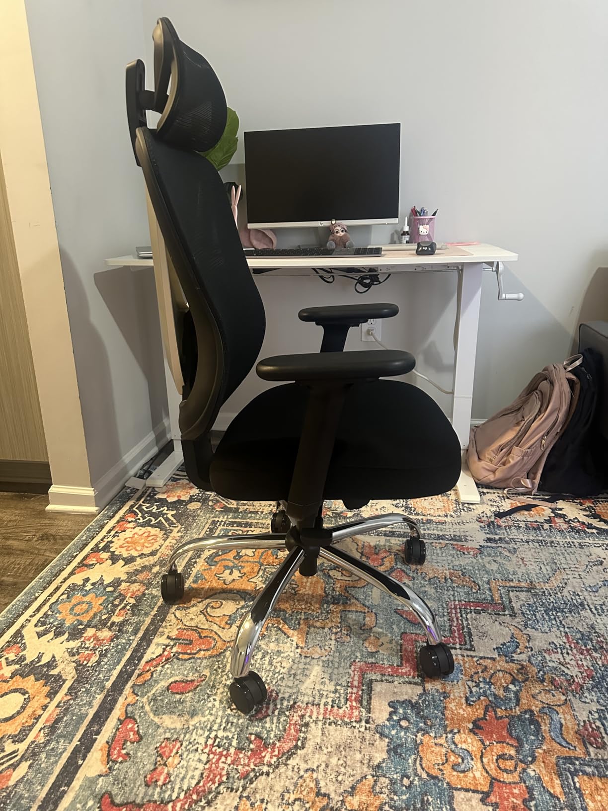 HOLLUDLE Ergonomic Mesh Office Chair - 3D Adjustable Lumbar Support & 3D Armrests, V-Shaped Back, Adjustable Desk Chair for Office & Home, White customer photo 1