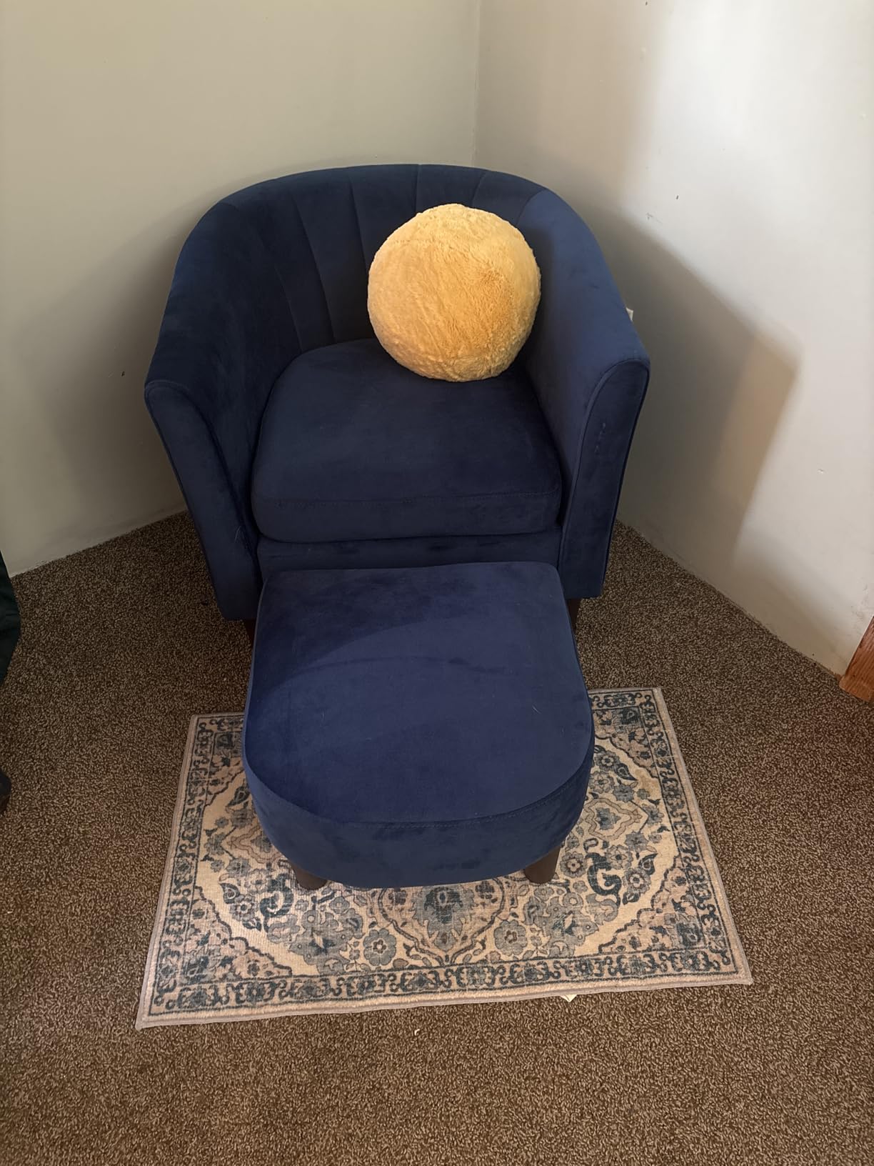 LINSY Accent Chair with Ottoman, Modern Barrel Chair Small Armchair Reading Chair with Footrest, Comfy Round Arms Chair for Living Room Bedroom Reading Room, Velvet, Yellow customer photo 1