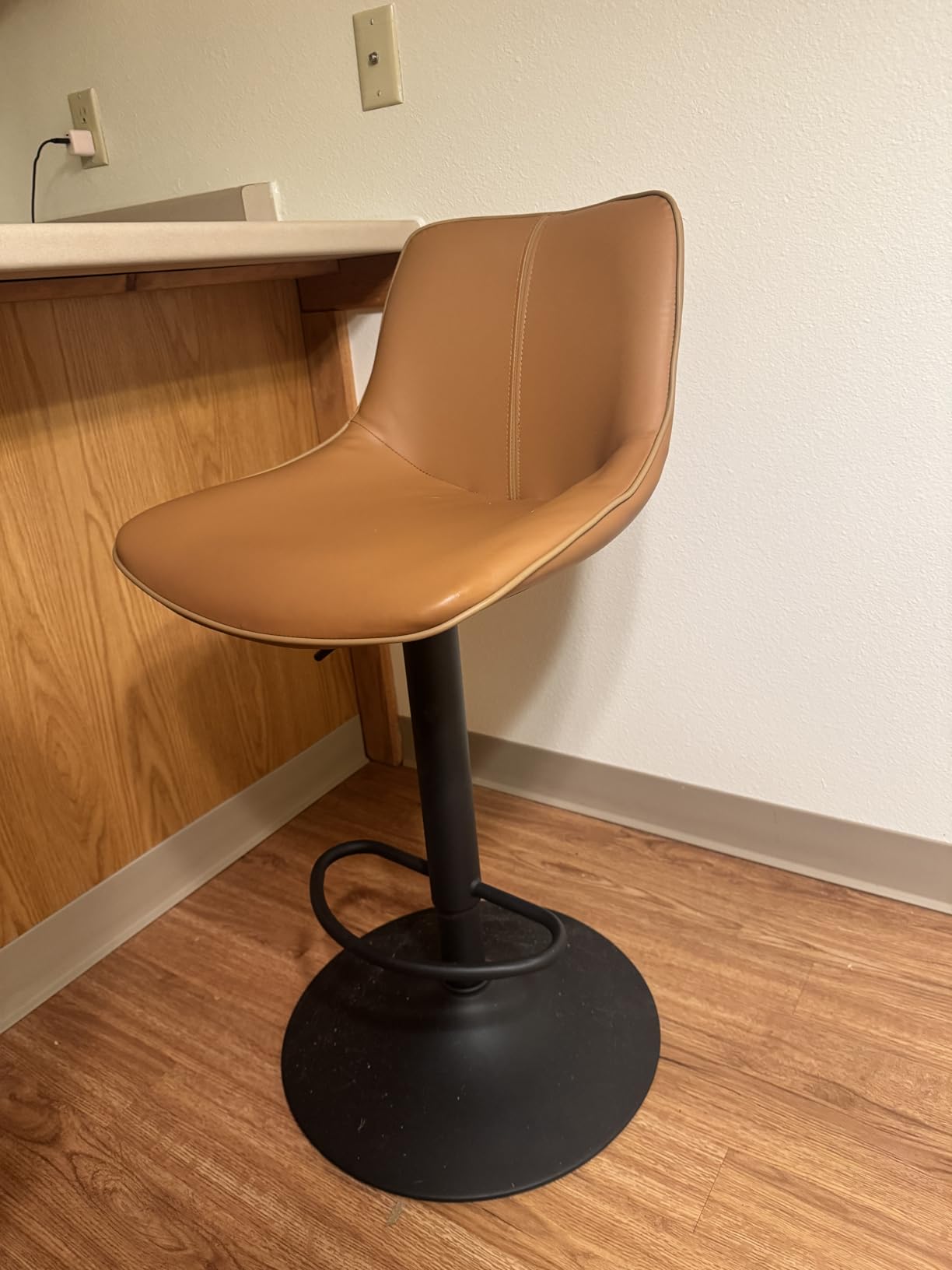 VASAGLE Bar Stools Set of 2, Adjustable Height Swivel Barstools with Ergonomic Backrest, Synthetic Leather, Larger Metal Base, Modern Tall Bar Chairs for Kitchen Island Home Bar, Caramel Brown customer photo 2