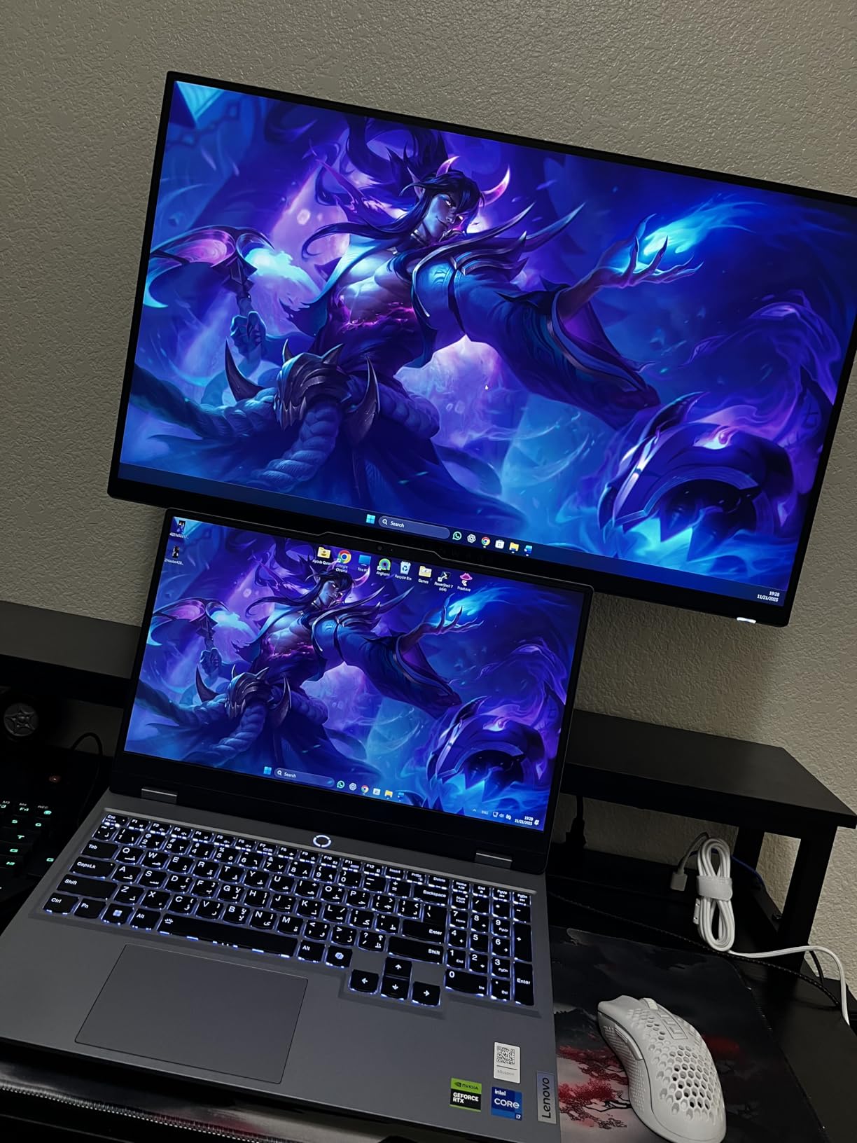 Alienware 27 Gaming Monitor - AW2725DM - 27-inch QHD 180Hz 1ms Display, IPS, NVIDIA G-SYNC, AMD Freesync, VESA AdaptiveSync customer photo 1