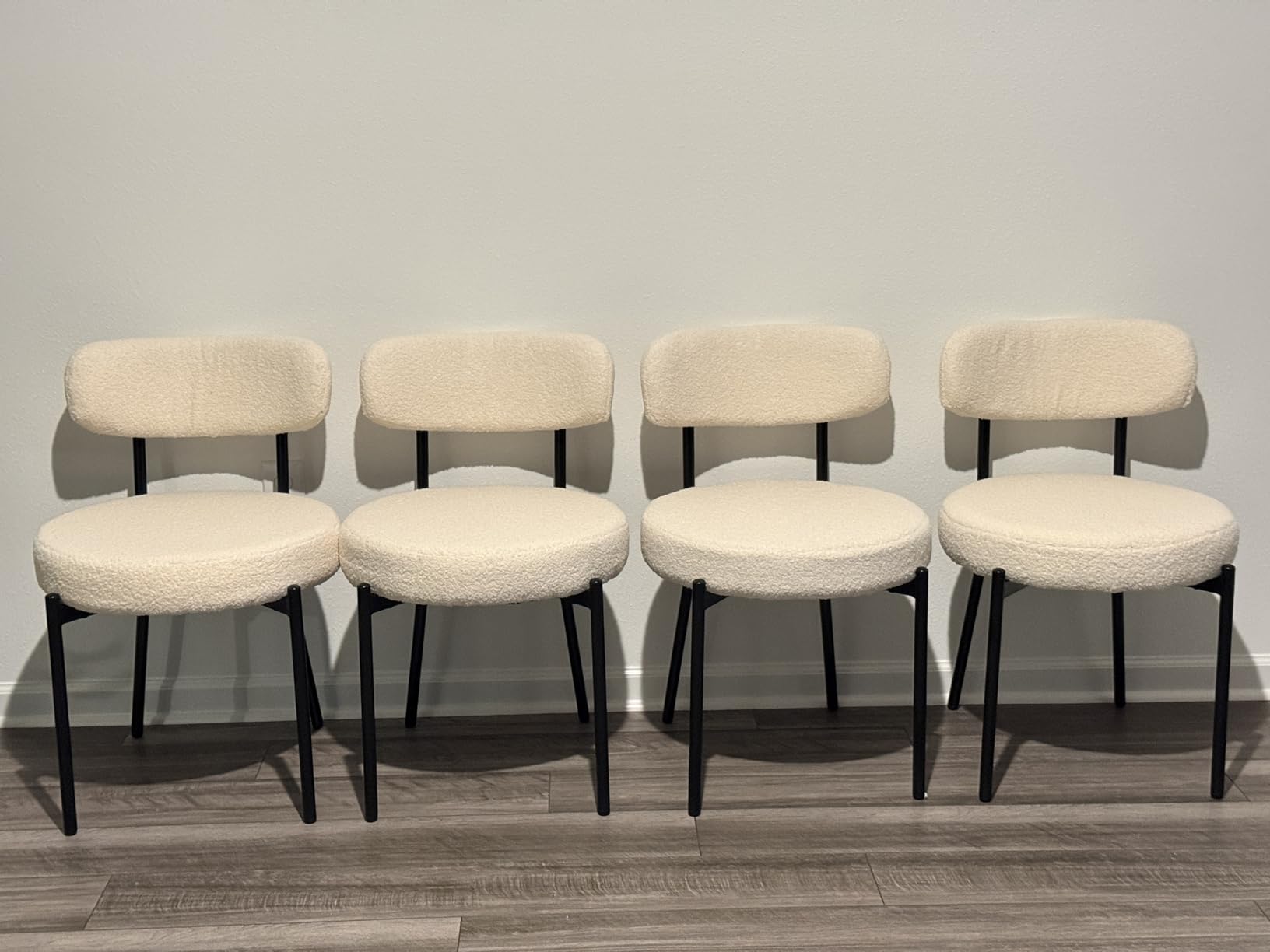 DUMOS Dining Chairs Set of 4, Mid Century Modern Chair Round Upholstered Curved Backrest, Kitchen Vanity Living Room Chairs with Black Metal Legs, Light Beige customer photo 1