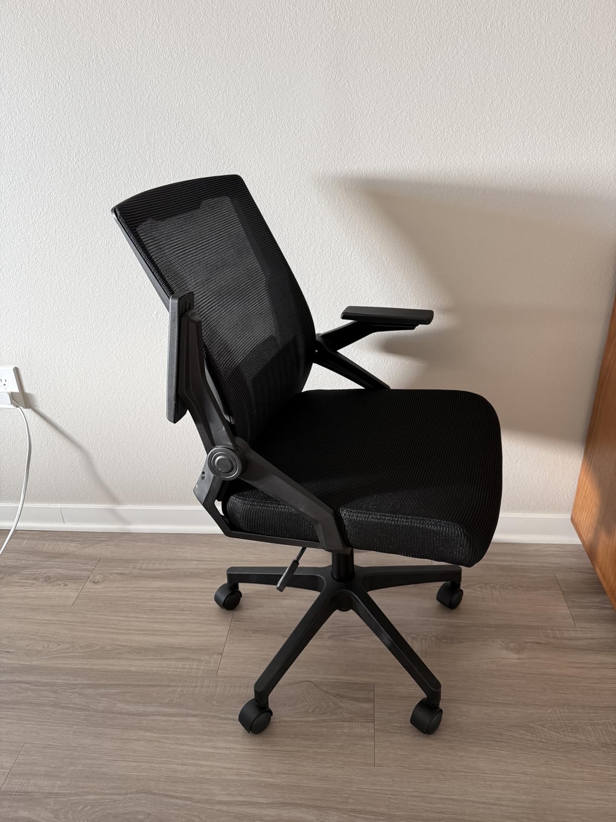 GTPLAYER Ergonomic Office Chair with Flip-up Armrests, Executive Computer Chair for Home Office, Breathable Mesh & Comfy Lumbar Support, Moon Gray customer photo 2